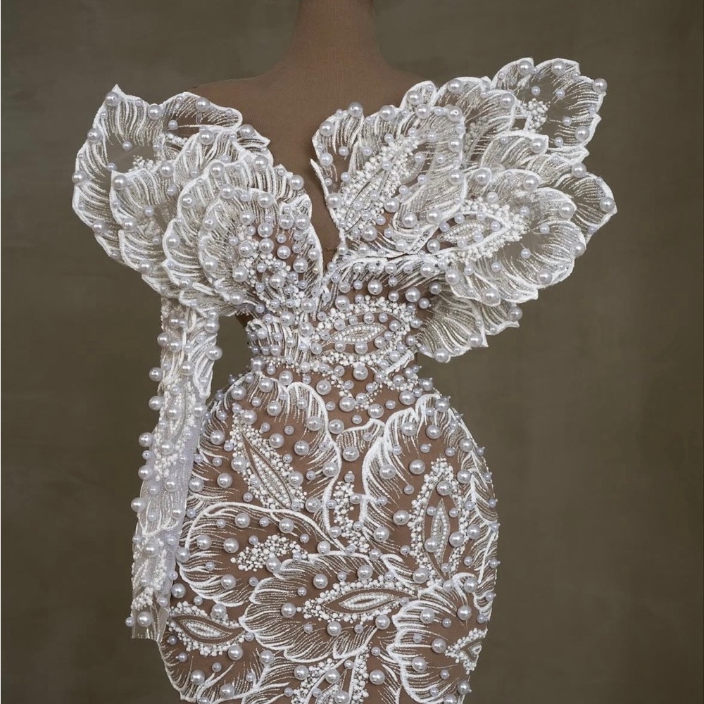 Elegant White Lace Dress - Picture 1 of 6